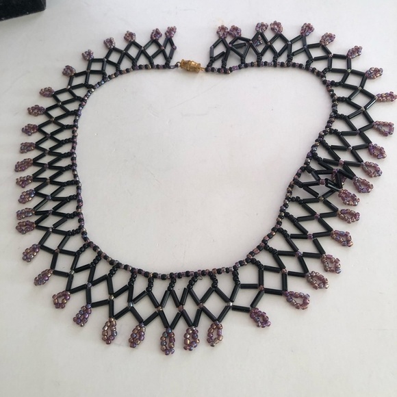 Elegant Beaded Necklace , lovely looking bead necklace - gently used - Picture 2 of 5